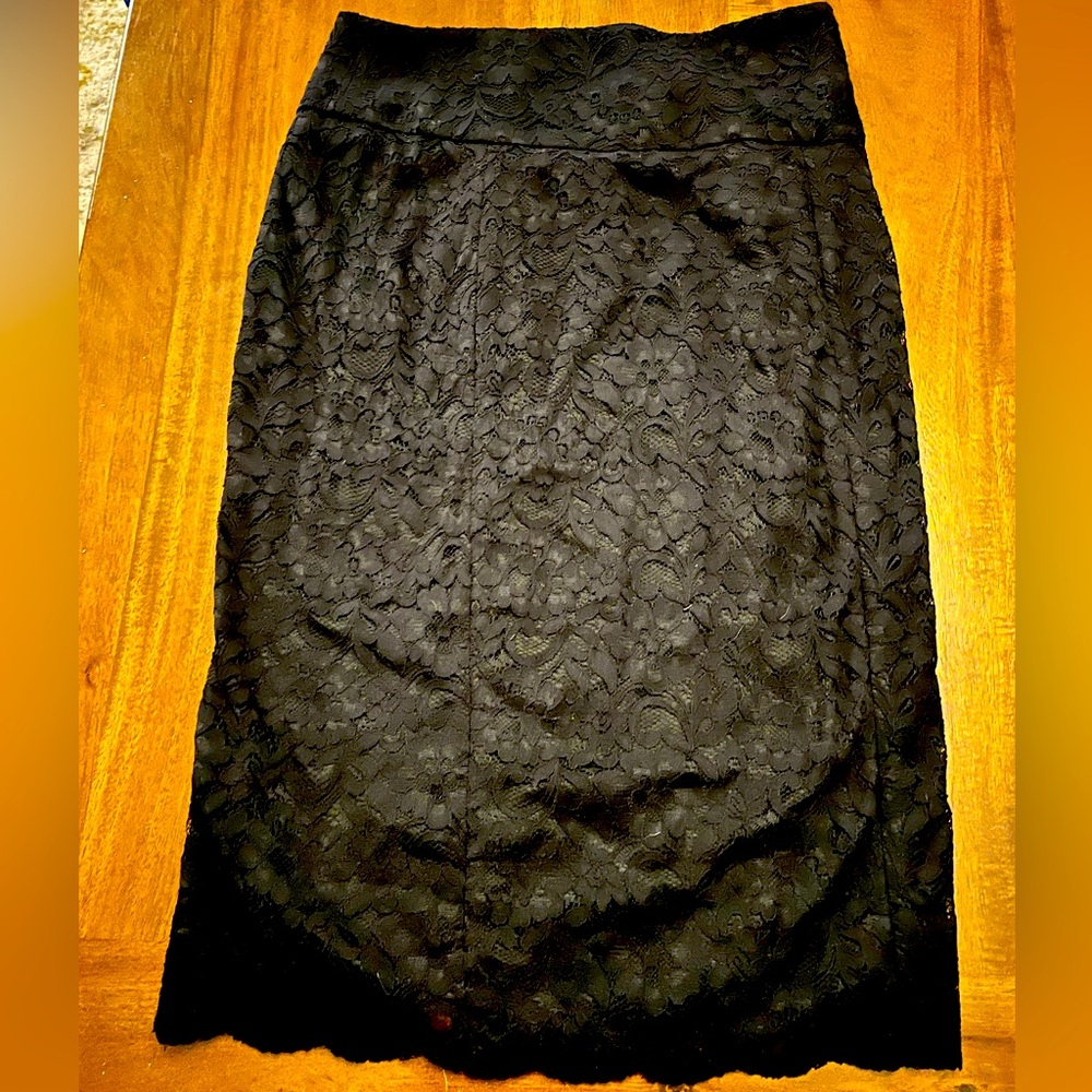 Lace pencil skirt